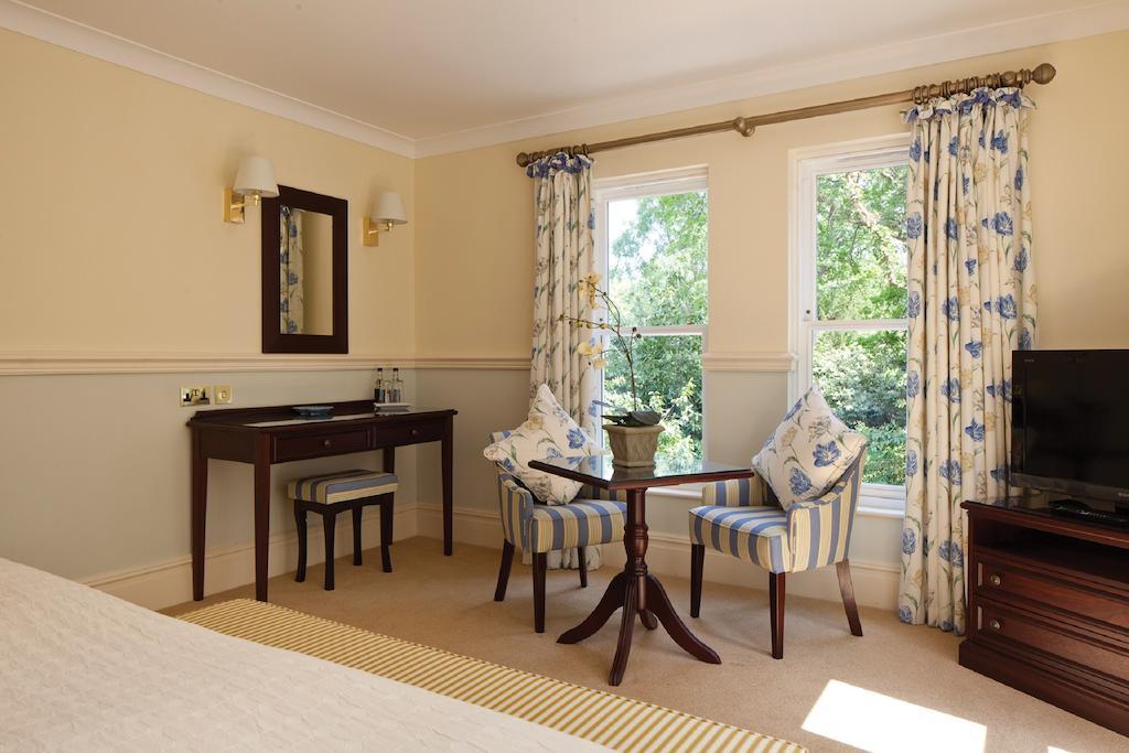 The Dower House Hotel 우드홀스파 객실 사진